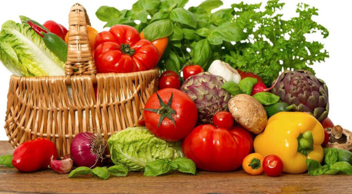 Τα 10 φρούτα και λαχανικά που πρέπει να τρώμε βιολογικά