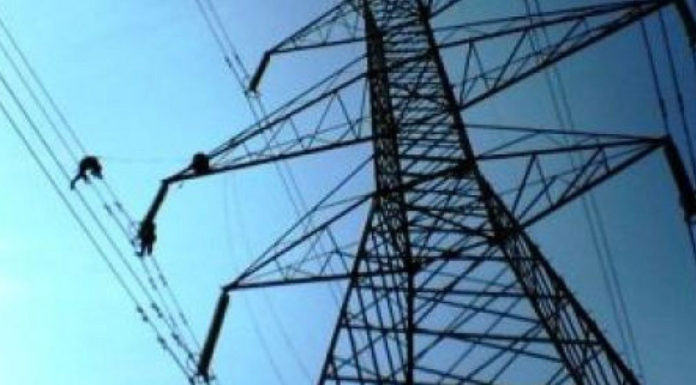 Οι σπίθες πυρκαγιών και το δίκτυο ηλεκτροδότησης