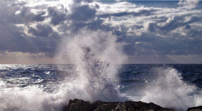 Ποιον κάβο περάσαμε; Είμαστε στον ωκεανό και αρχίζει τρικυμία
