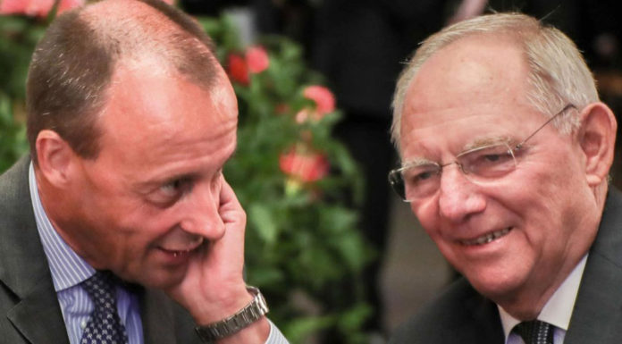 Γερμανία: Η Μέρκελ παραδίδει τη σκυτάλη του CDU