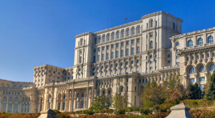 DW: Αμφιβολίες για τη Ρουμανία στην προεδρία της ΕΕ