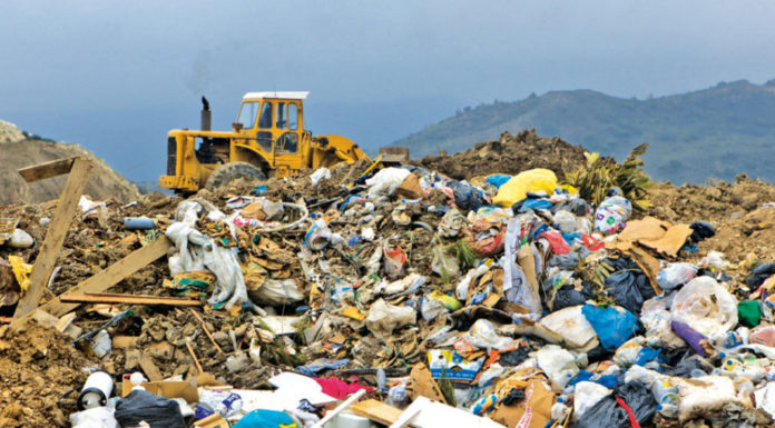 Η Κίνα γυρίζει την πλάτη στα σκουπίδια της Δύσης