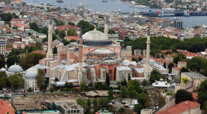 UNESCO: Μόνο με την έγκρισή μας η αλλαγή καθεστώτος στην Αγ. Σοφιά