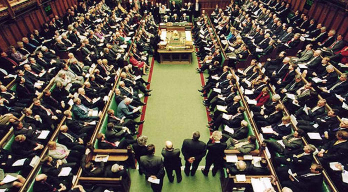 Αναβάλλεται η ψηφοφορία για το Brexit