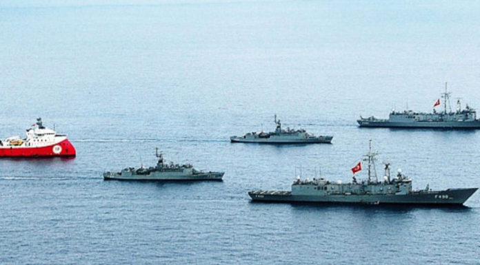 Νέες προειδοποιήσεις της Τουρκίας για τα εντάλματα σύλληψης