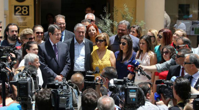 “Ανέντιμο πολιτικό» χαρακτήρισε ο Τσαβούσογλου τον Ακιντζί