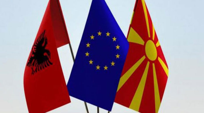 «Παράθυρο» Μακρόν για Βόρεια Μακεδονία & Αλβανία
