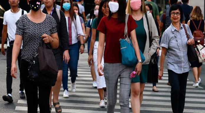 Τσιόδρας: Δεν συστήνεται η γενικευμένη χρήση μασκών και γαντιών