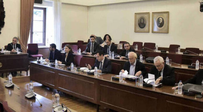 Παζαρεύει την συναίνεση με την αμνηστία των συνωμοτών