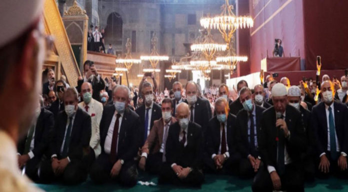 Βλέπει «ισλαμοφοβία» ο Ερντογάν και απειλεί εκ νέου