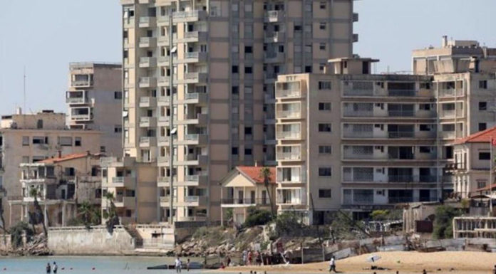 Ερντογάν και Τατάρ ανοίγουν μέρος της παραλίας των Βαρωσίων