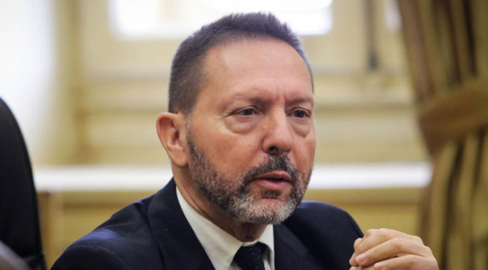 Γιάννης Στουρνάρας vs Ελλήνων τραπεζιτών: Υπάρχει λύση;