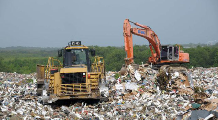 Καβγάς Δημάρχων και Περιφερειαρχών για τη διαχείριση των απορριμμάτων