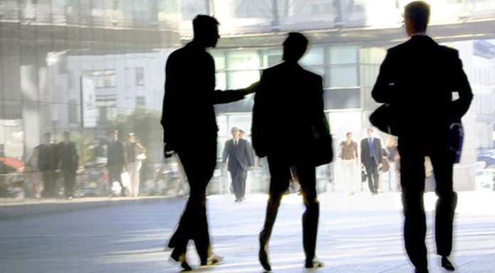 Τι κοιτούν οι επενδυτές σε μια οικονομία: την ενσωμάτωση της τεχνολογίας