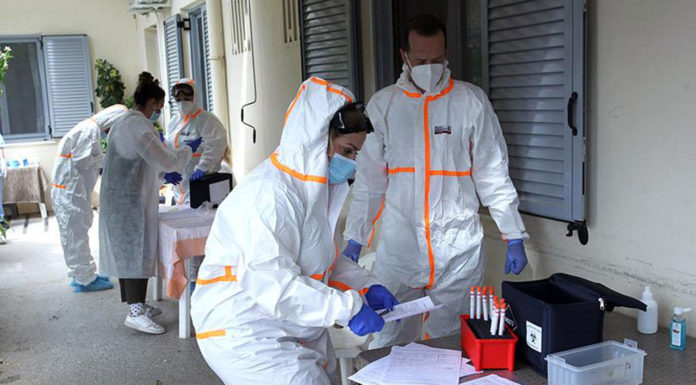 Η ελληνική φαρμακοβιομηχανία στηρίζει το ιατρικό και νοσηλευτικό προσωπικό