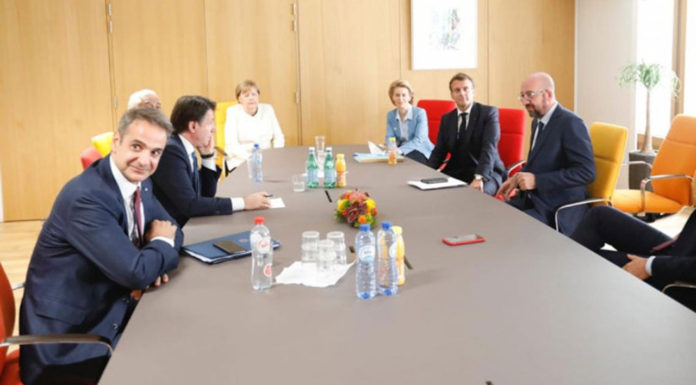 Σύνοδος Κορυφής: Έκτακτη συνάντηση Μητσοτάκη με Μακρόν, Μέρκελ, Αναστασιάδη, Μισέλ