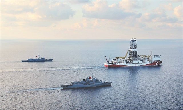 Επέκταση Χωρικών Υδάτων και ΑΟΖ