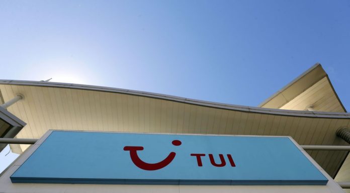 «Η TUI πήρε 3 δις ενισχύσεις από τη Γερμανία, αλλά δεν πληρώνει τους Έλληνες ξενοδόχους»