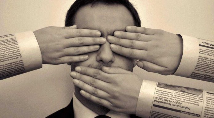 Το Ε.Κ. ανησυχεί για τις απόπειρες φίμωσης της πολυφωνίας