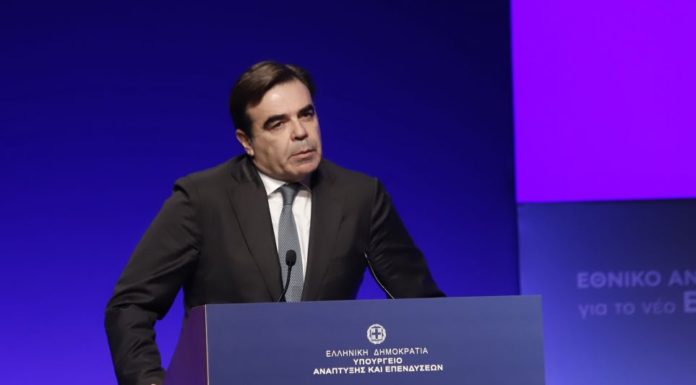 Σχοινάς: Τέλος του έτους ο εμβολιασμός στην Ευρώπη – Εάν τα εμβόλια δεν είναι ασφαλή δεν θα υπάρξει αδειοδότηση