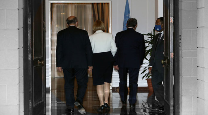 Μαριονέτα με φέσι! Απροετοίμαστος, ημιμαθής και…