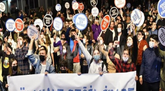 «Αϊσέ γύρνα σπίτι σου» – Οι Τ/κ έστειλαν μήνυμα στην Τουρκία… Του Φρίξου Δαλίτη