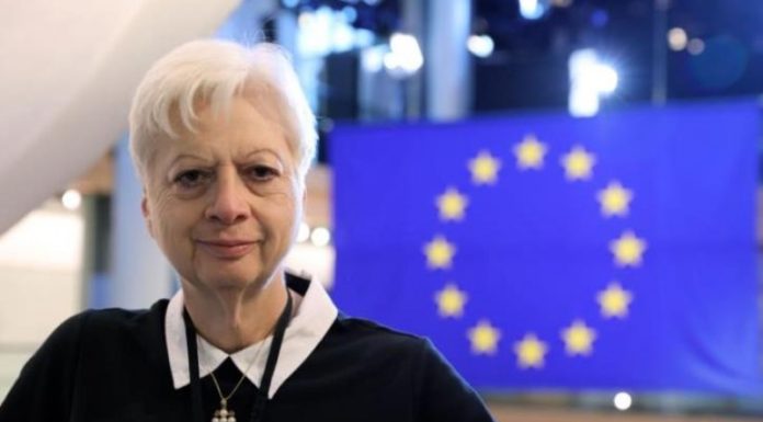 Εις Ορχιστινή ουδ’ άμπελος ραδίως φύεται πλέον… Της Ελένης Θεοχάρους