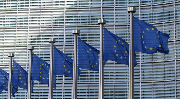 Κομισιόν: Ύφεση 9% φέτος και ανάκαμψη 5% το 2021