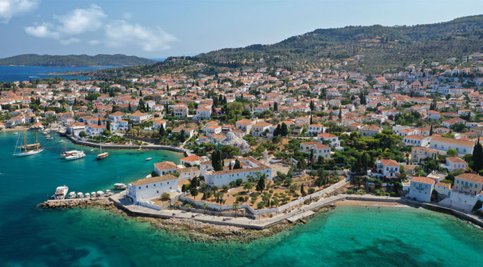 FT: Η Ελλάδα προσελκύει διεθνείς παραγωγούς ταινιών