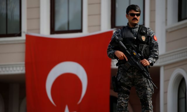 Τουρκία : Υπό κράτηση δεκάδες στρατιωτικοί για την απόπειρα πραξικοπήματος κατά Ερντογάν