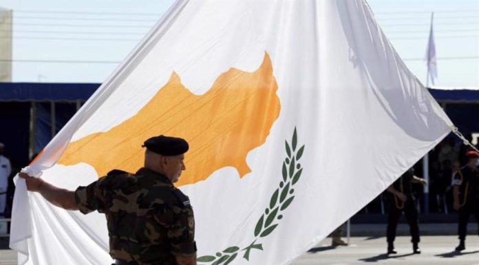 Εσείς τι κάνατε για να λυθεί το Κυπριακό, κύριοι Ακιντζί και Ταλάτ;