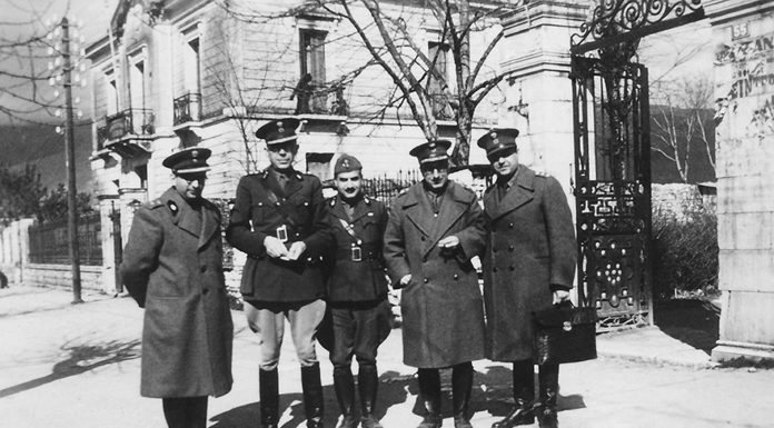 Προδημοσίευση: Νίκος Αλιβιζάτος, «Δύο βήματα μπρος, ένα πίσω»