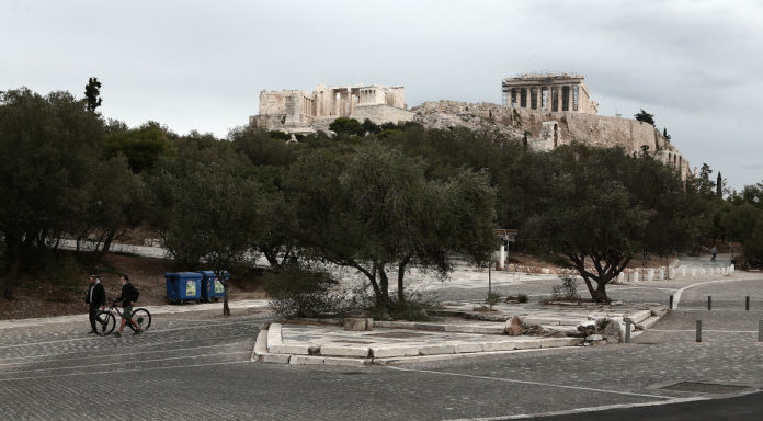 Πρωτογενές έλλειμμα 13,747 δισ. ευρώ αλλά και υπέρβαση εσόδων στον προϋπολογισμό το 11μηνο