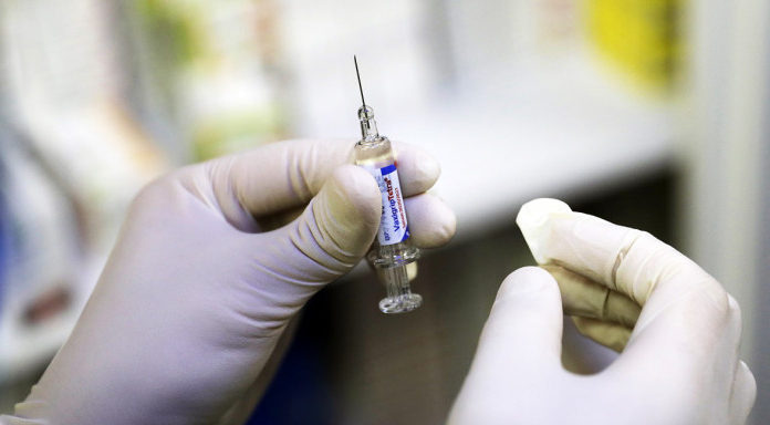 Συστάσεις του NHS: Να μην κάνουν το εμβόλιο όσοι έχουν σοβαρές αλλεργίες –Είχε παρενέργειες σε δύο άτομα