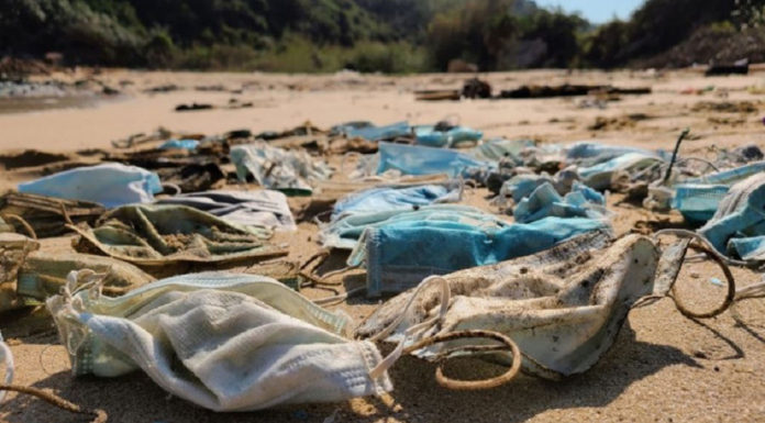 Πάνω από 1.5 δισ. μάσκες μίας χρήσης θα μολύνουν φέτος τους ωκεανούς