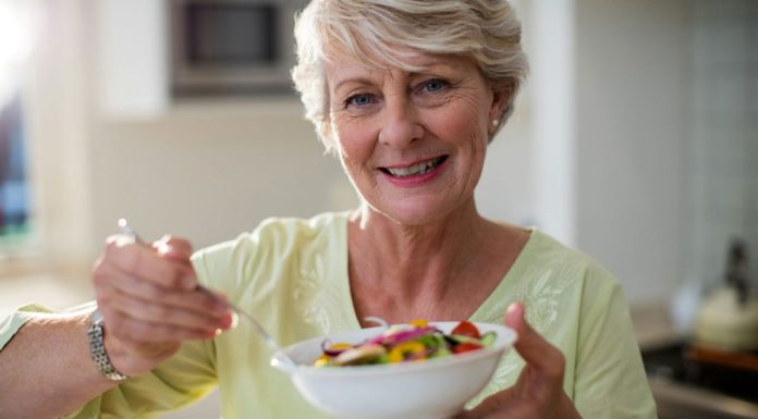 Τι να τρώμε λιγότερο για να ζήσουμε 30% περισσότερο χωρίς ασθένειες