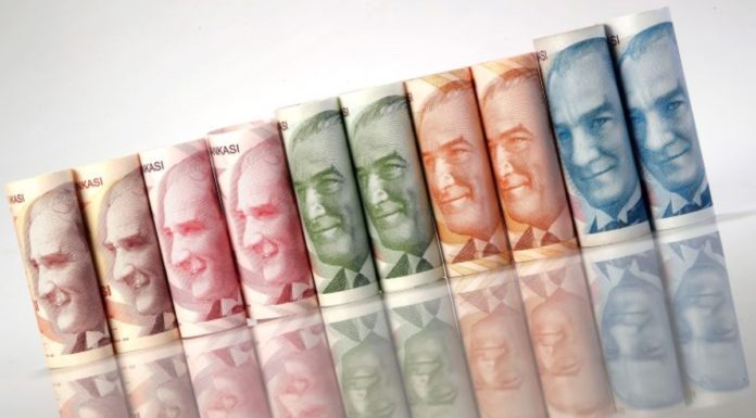 Καταρρέει ή δεν καταρρέει η τουρκική οικονομία;