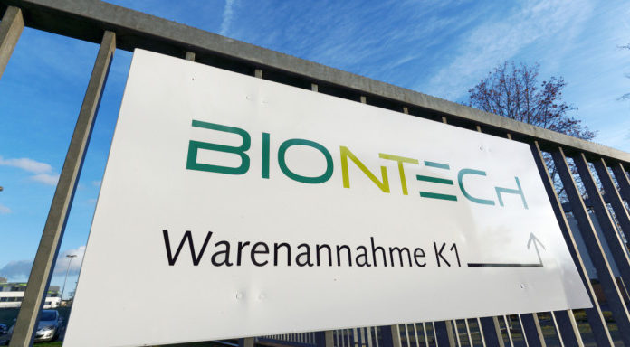 BioNTech για το εμβόλιο: Η μέγιστη αποτελεσματικότητα δεν είναι εγγυημένη εάν καθυστερήσει η χορήγηση της β’ δόσης