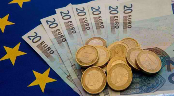 Ποιες είναι οι ετήσιες αποδοχές των Ευρωβουλευτών