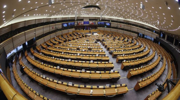 Η μαύρη λίστα φορολογικών παραδείσων της ΕΕ δεν περιλαμβάνει τους χειρότερους παραβάτες