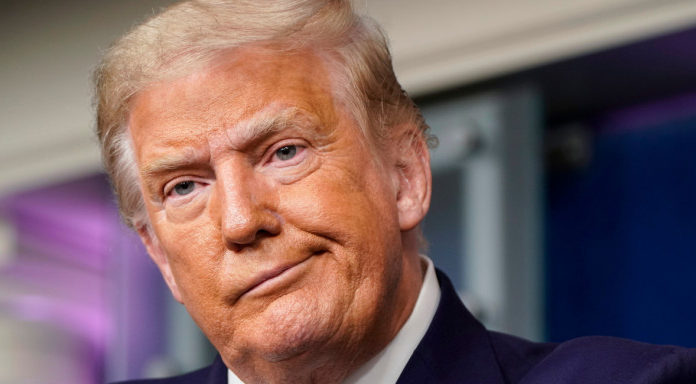 Πώς μπορεί να απομακρυνθεί ο Τραμπ από την προεδρία πριν από τη λήξη της θητείας του -Τα σενάρια