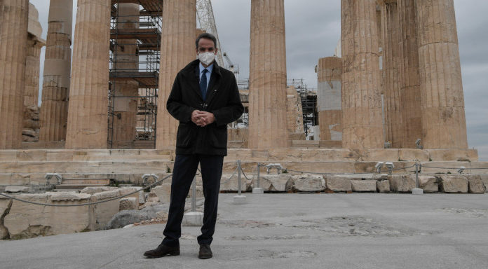 Τύπος την πρόταση Μητσοτάκη για το πιστοποιητικό εμβολιασμού