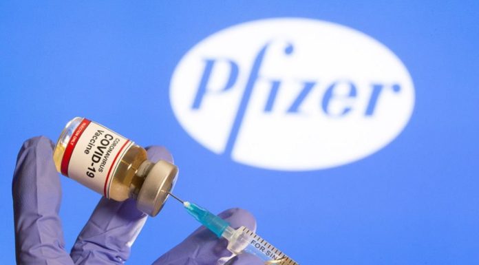 Κορωνοϊός: Η Ε.Ε. διαπραγματεύεται με τη Pfizer για επιπλέον 300 εκατ. δόσεις εμβολίων