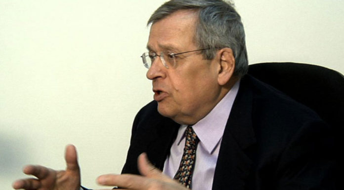 Ο Στέφανος Μάνος διαφωνεί με την πρόταση Κεραμέως για τους αιώνιους φοιτητές