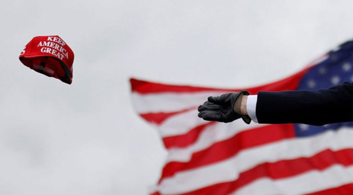 Ο Τραμπ φέρεται να συζητά την ίδρυση νέου κόμματος