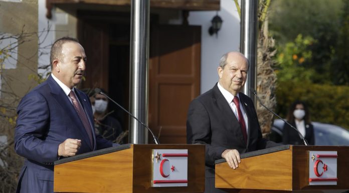 Εμπρηστικός Τσαβούσογλου από τα Κατεχόμενα – Συζητάμε μόνο για λύση με δύο χωριστά κράτη