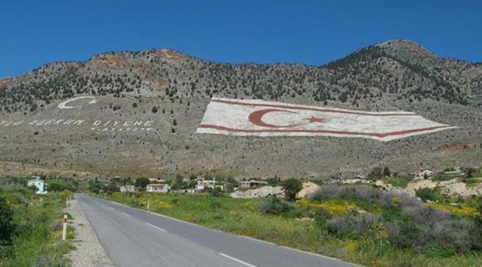 Οι έποικοι, τα εμβόλια και μερικά κωθώνια «δικά μας» Του Αριστου Μιχαηλίδη