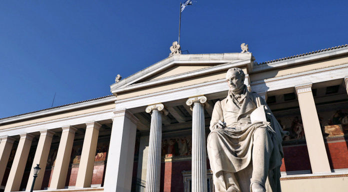 ΑΕΙ: Τι αλλάζει μετά την ψήφιση του νομοσχεδίου -Ελάχιστη βάση εισαγωγής, όριο φοίτησης, φύλαξη