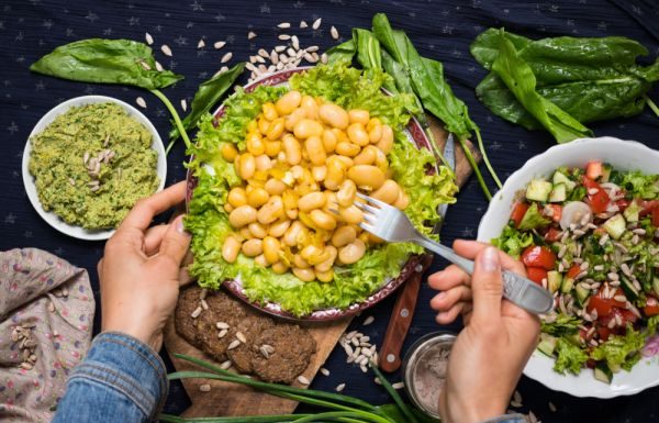 Βελτιώνουμε τη διατροφή μας σε πέντε βήματα