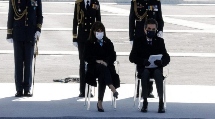Ο «γκόμενος» της Προέδρου, το βιολάκι του Καβάκου και το μίσος που σκοτώνει την Ελλάδα… Του Βασίλη Σ. Κανέλλη
